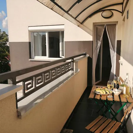 Διαμέρισμα Mia Centar *